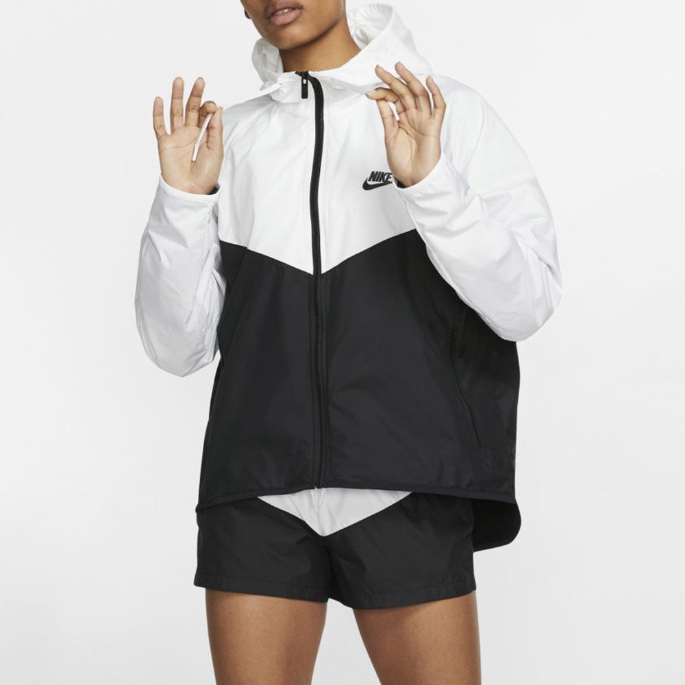 casaco nike preto e branco