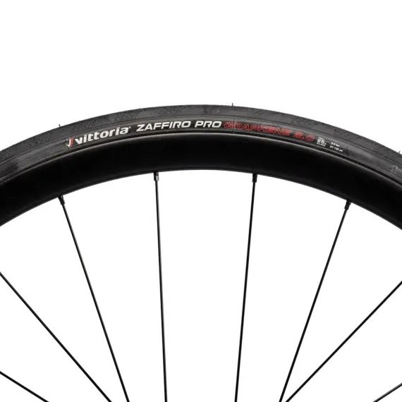 Copertone Bici 700 X 25c PRO+, P-1035, Fianco Nero/rosso, Camera D'aria Non Inclusa