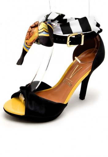 salto preto e branco