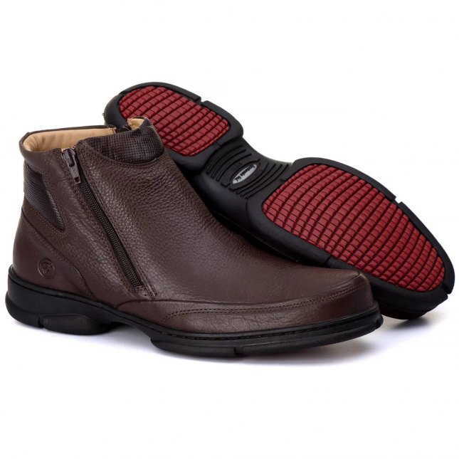 Loja de calçados Casas Ajita Ajita calçados possui Botas, das mais