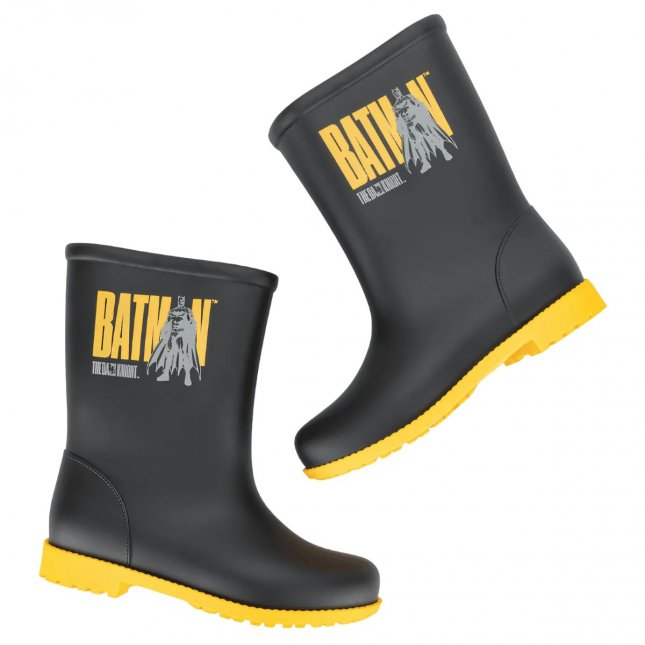 Loja de calçados Casas Ajita Ajita calçados possui Botas, das mais