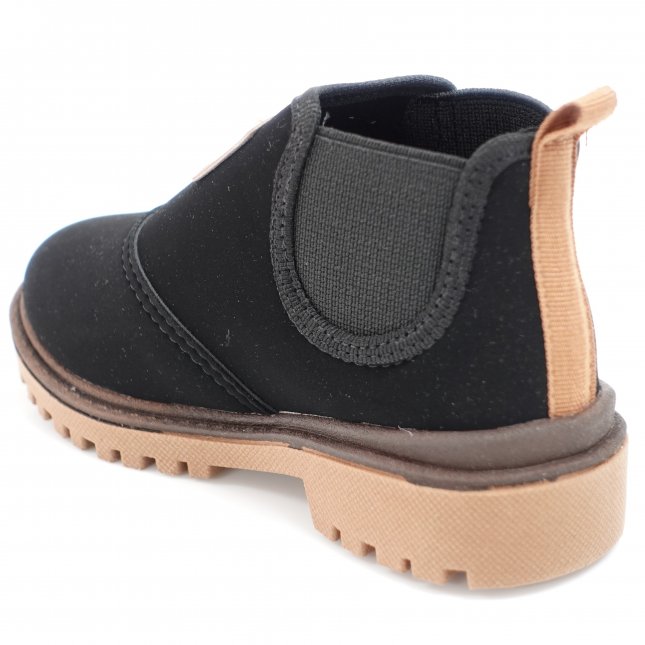 Loja de calçados Casas Ajita Ajita calçados possui Botas, das mais