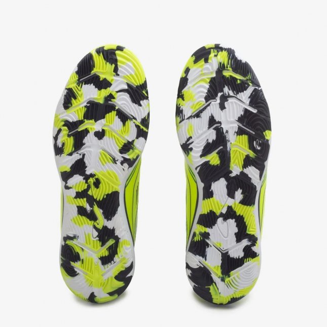 Loja de calçados Casas Ajita Ajita calçados possui Chuteiras