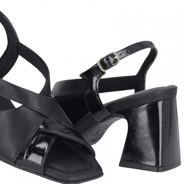 Loja de calçados Casas Ajita Ajita calçados possui Sandálias, das