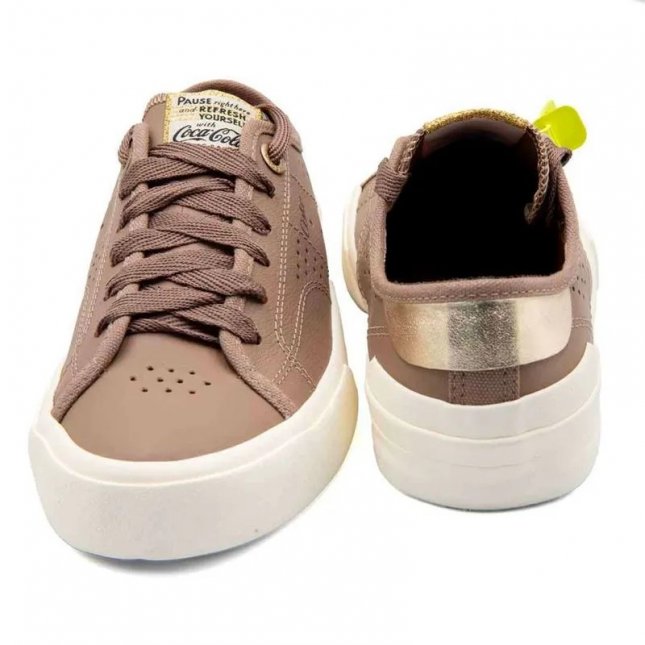 Loja de calçados Casas Ajita Ajita calçados possui Tênis, das mais