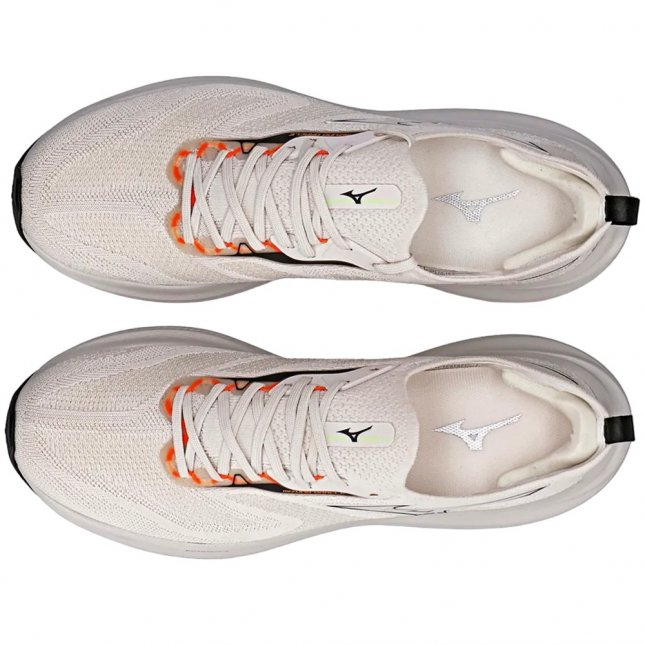 Loja de calçados Casas Ajita Ajita calçados possui Tênis, das mais