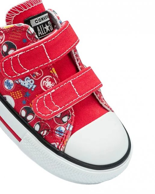 Loja de calçados Casas Ajita Ajita calçados possui Tênis, das mais