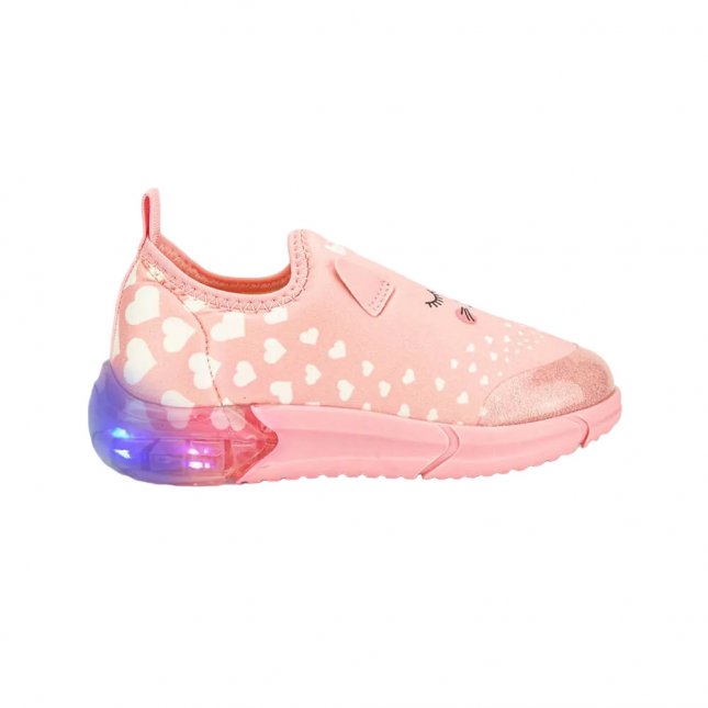 Loja de calçados Casas Ajita Ajita calçados possui Tênis, das mais