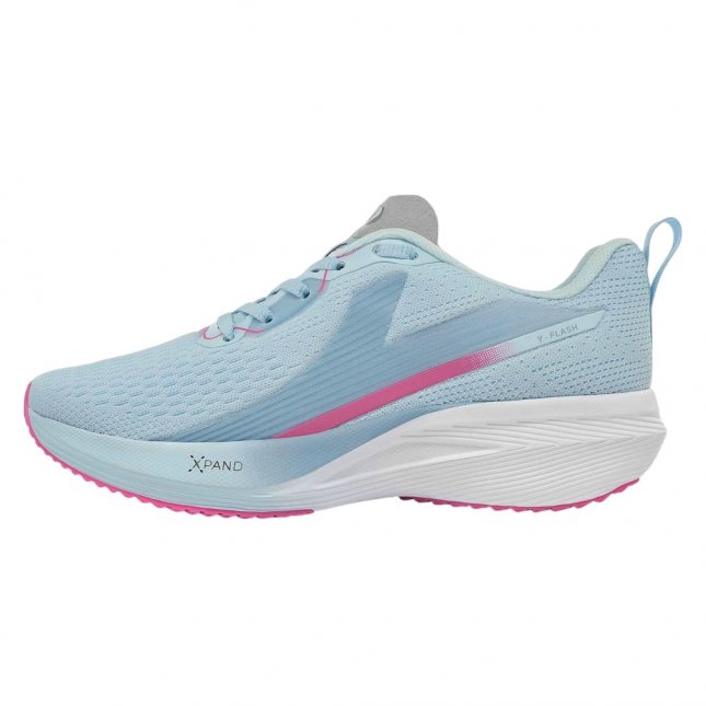 Loja de calçados Casas Ajita Ajita calçados possui Tênis, das mais