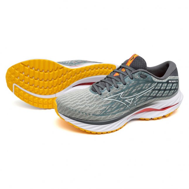 Loja de calçados Casas Ajita Ajita calçados possui Tênis, das mais