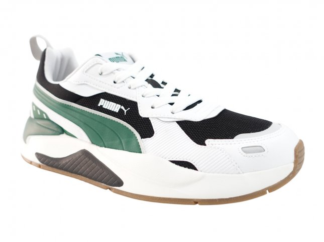 Loja de calçados Casas Ajita Ajita calçados possui Tênis, das mais