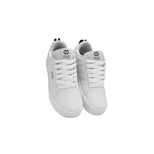 Loja de calçados Casas Ajita Ajita calçados possui Tênis, das mais