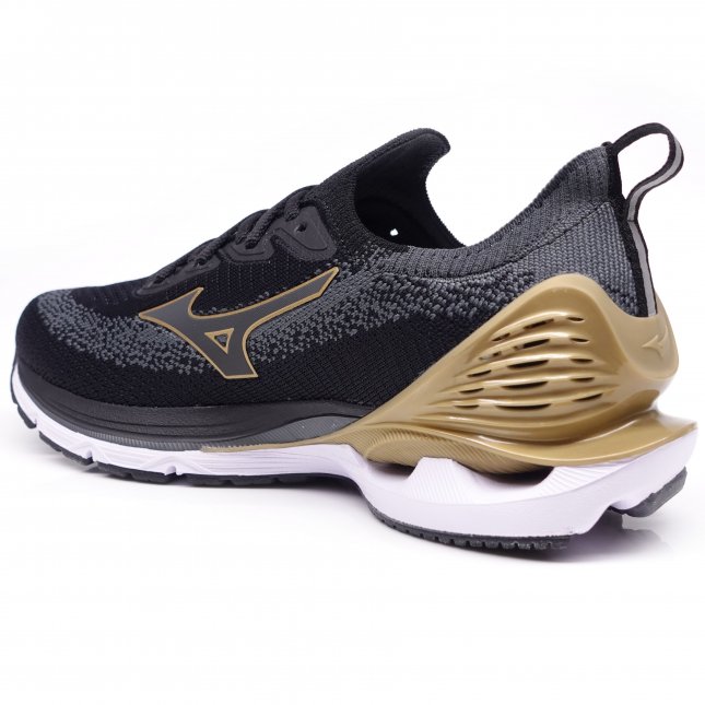 Loja de calçados Casas Ajita Ajita calçados possui Tênis, das mais