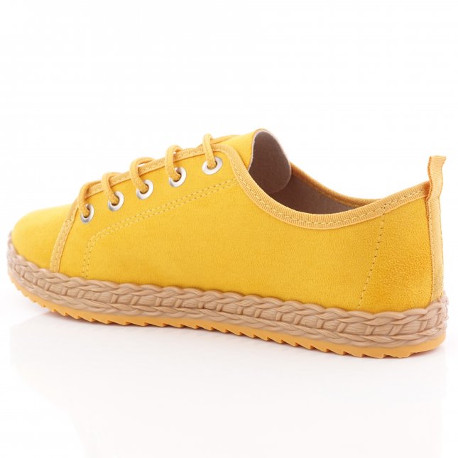 Loja de calçados Casas Ajita Ajita calçados possui Tênis, das mais