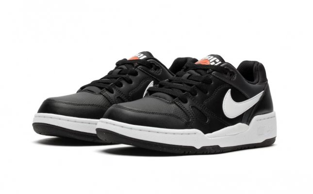 Loja de calçados Casas Ajita Ajita calçados possui Tênis, das mais