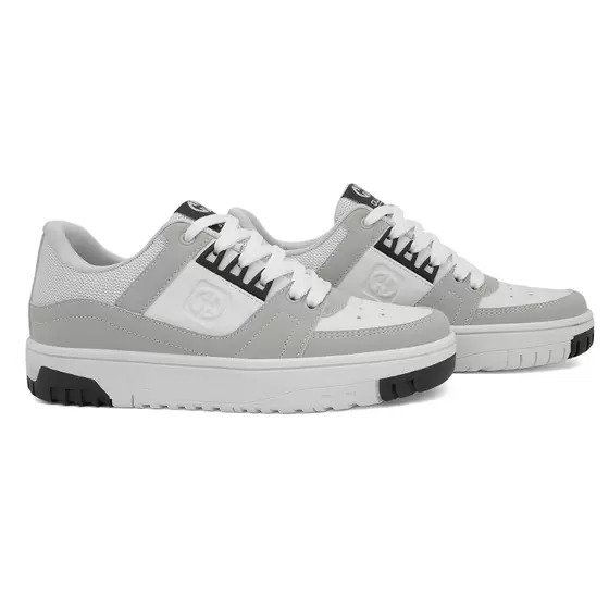 Loja de calçados Casas Ajita Ajita calçados possui Tênis, das mais