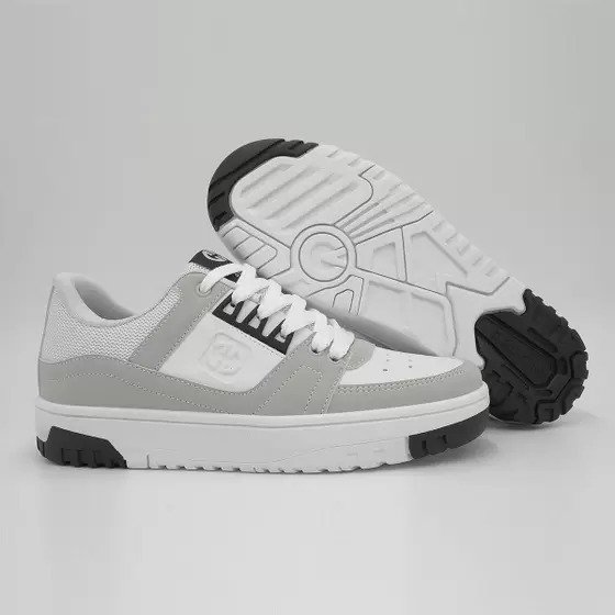 Loja de calçados Casas Ajita Ajita calçados possui Tênis, das mais