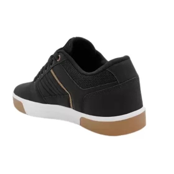 Loja de calçados Casas Ajita Ajita calçados possui Tênis, das mais