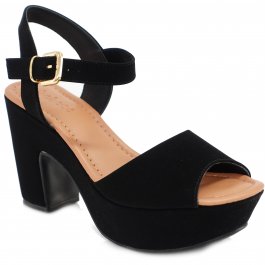 Loja de calçados Casas Ajita Ajita calçados possui Sandálias, das