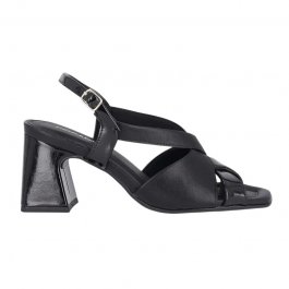 Loja de calçados Casas Ajita Ajita calçados possui Sandálias, das