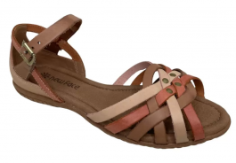 Loja de calçados Casas Ajita Ajita calçados possui Sandálias