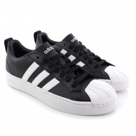 Loja de calçados Casas Ajita Ajita calçados possui Tênis, das mais