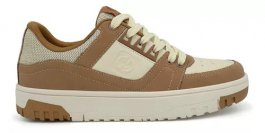 Loja de calçados Casas Ajita Ajita calçados possui Tênis, das mais