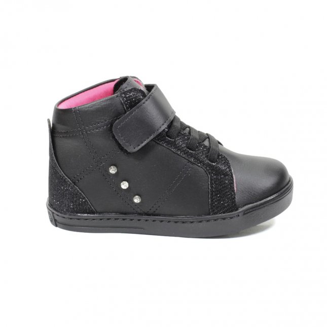 bota infantil pe com pe