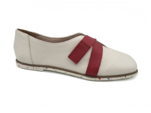 Sapato Feminino Bico Quadrado em Couro 9560102 Dtalhe Calçado