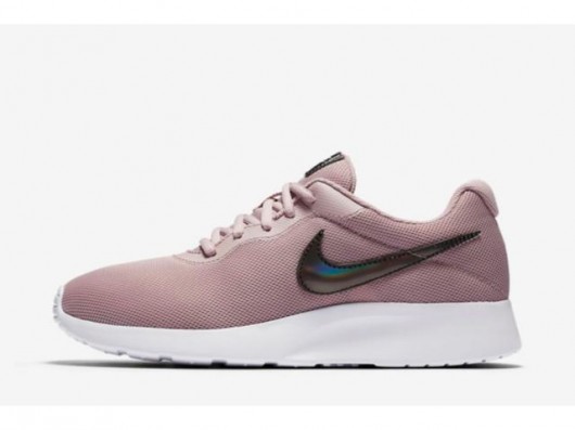 tênis nike tanjun feminino rosa