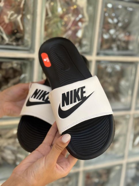 Chinelo Nike Victori One Slide Masculino Preto/Branco - Iria Calçados