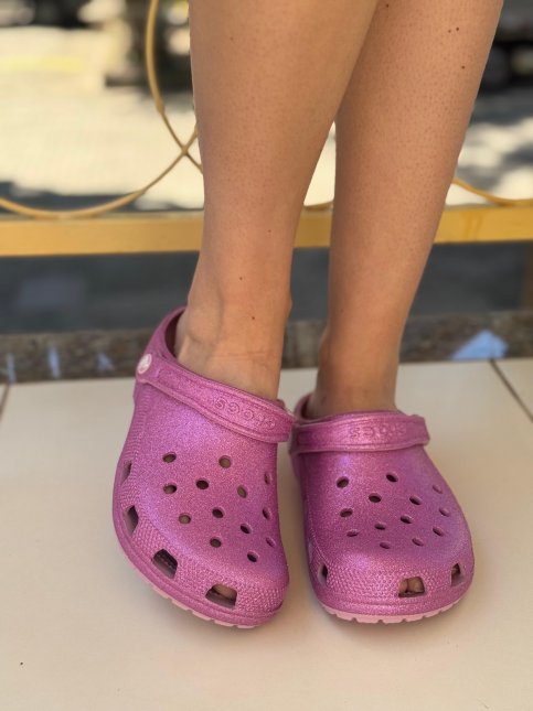 Sandália Crocs Classic Irisdescent Glitter Roxo