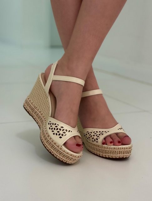 Sandália Dakota Feminina Salto Anabela Com Fivela