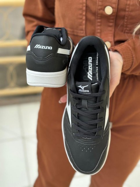 Tênis Mizuno Street Preto/Branco Iria Calçados