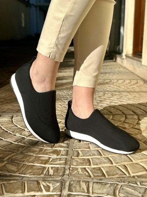 Tênis Slip On Usaflex Feminino Preto Iria Calçados
