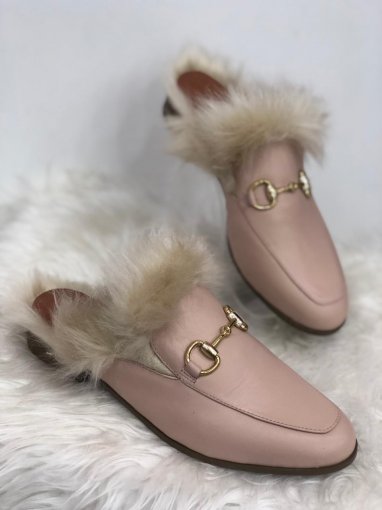 MULE BICO REDONDO PELO