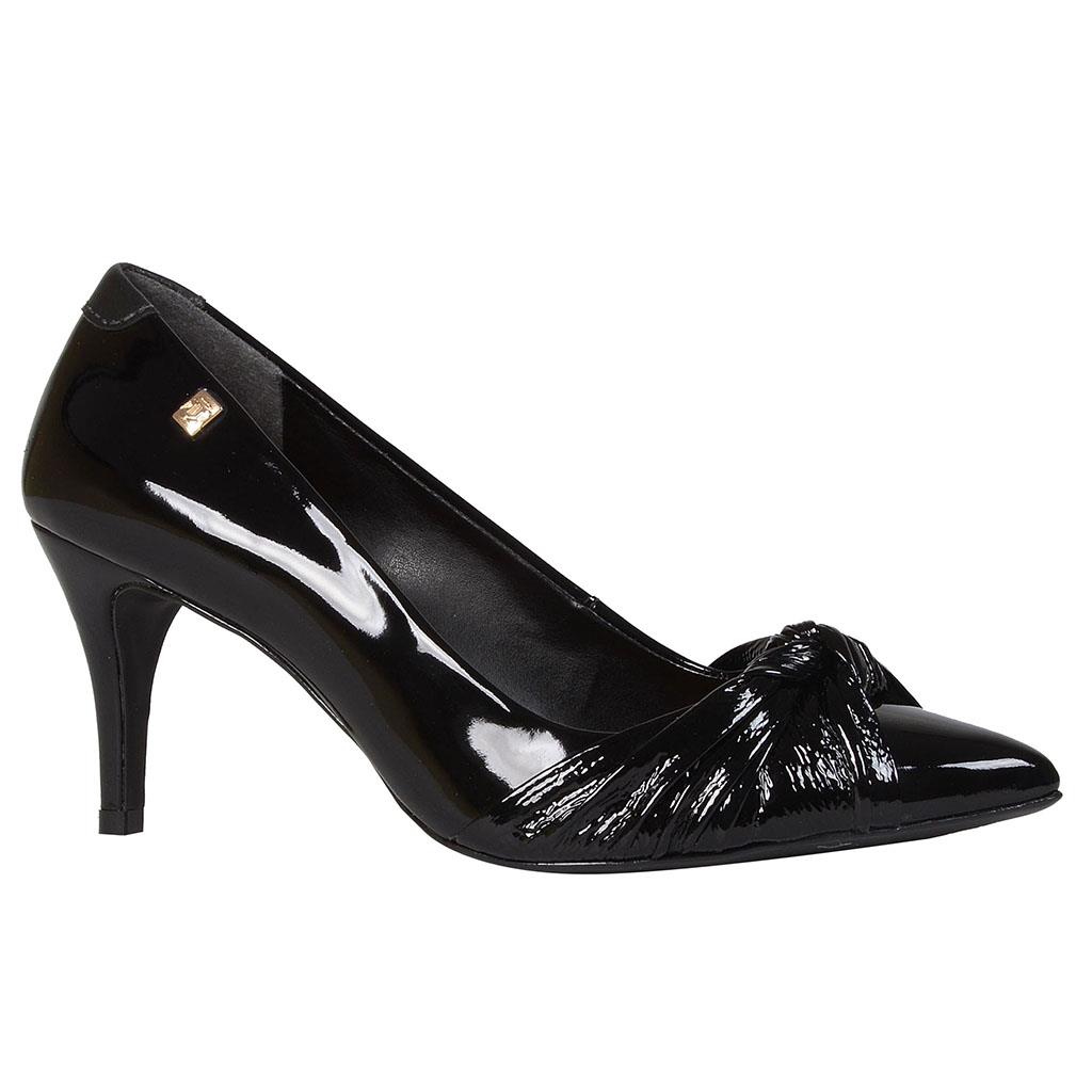 scarpin preto loucos e santos
