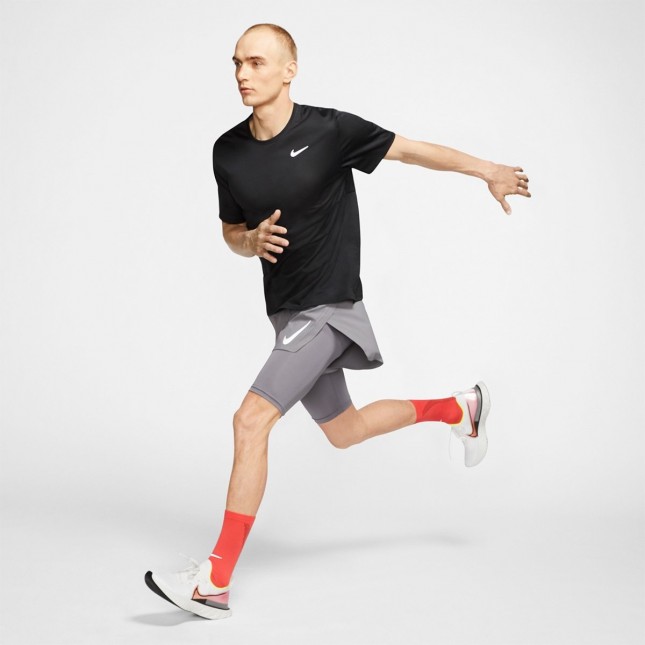 camiseta fitness masculina nike