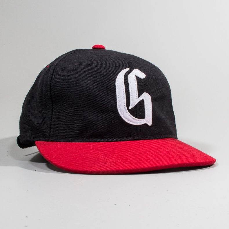 BONÉ GOLD OUTFIELD STRAPBACK