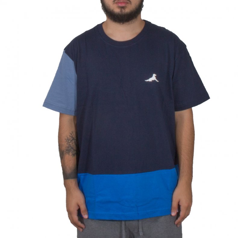 CAMISETA MATRIZ RECORTES