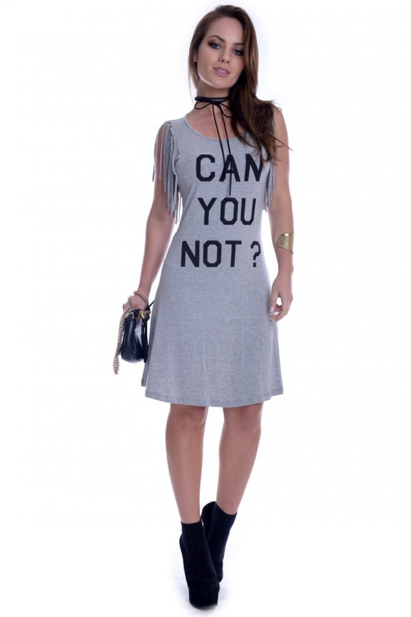 vestido com franja na manga
