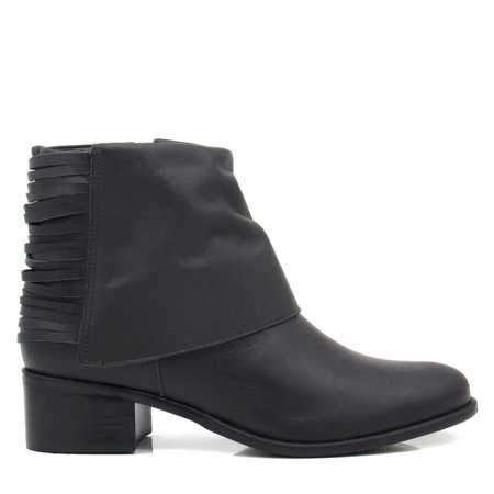 Bota Cano Curto Salto Baixo Feminina Carmina 56401 Couro Bota Cano Curto Salto Baixo Feminina Carmina 56401 Couro