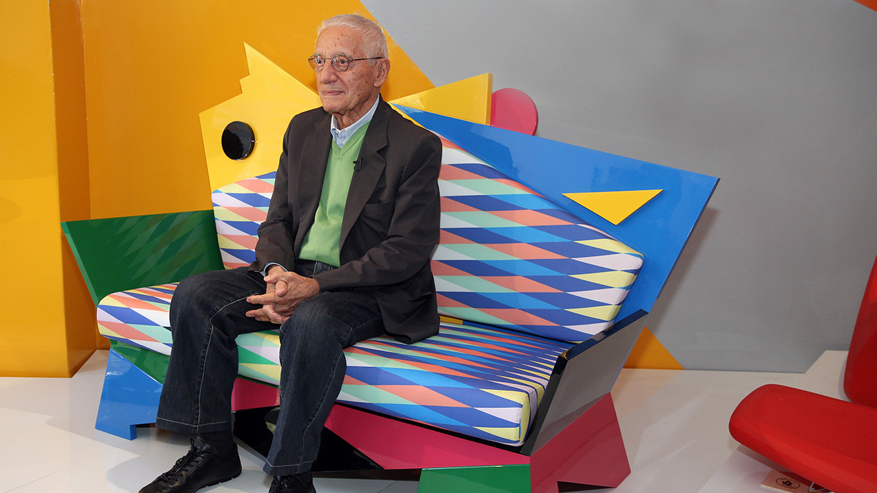 ALESSANDRO MENDINI E O NOVO PORCELANATO DA PORTINARI