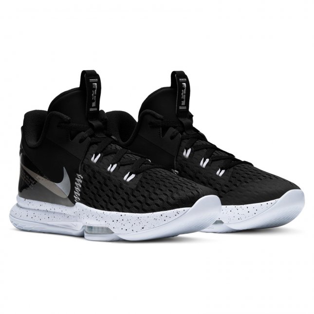 nike lebron witness v