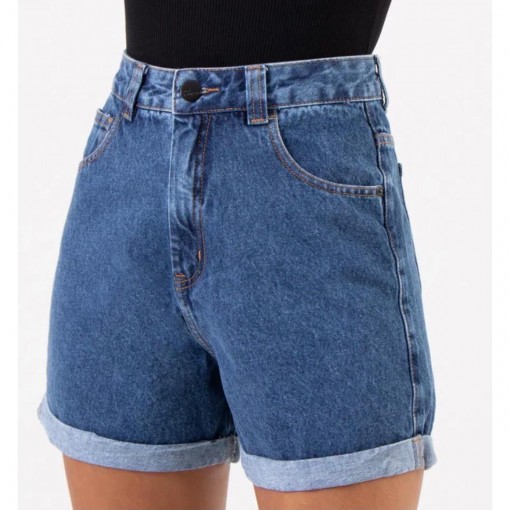 shorts mom lady rock