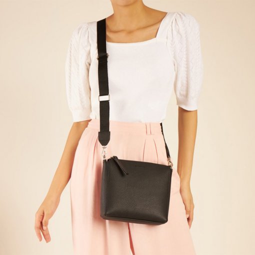 medium size cross body bolsa