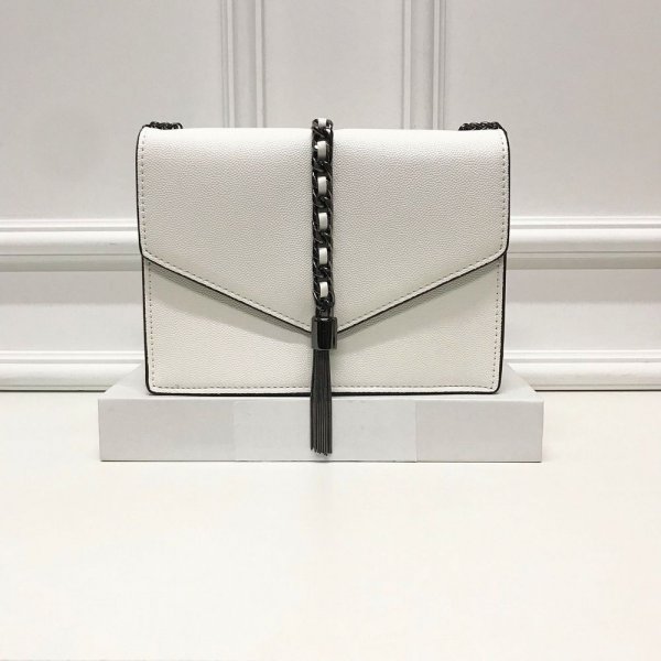 charles and keith envelope bolsa