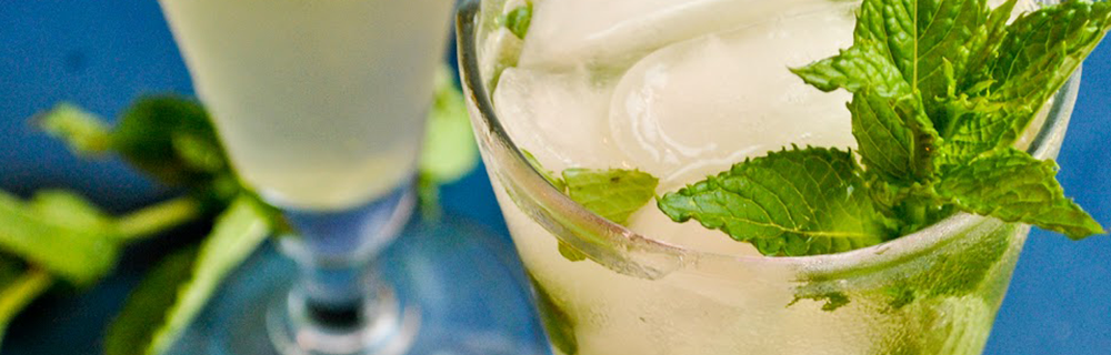 Aprenda a fazer o Mojito Tea, um cocktail que é a cara do verão