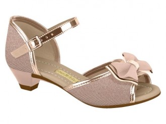 sandália tamanho 33