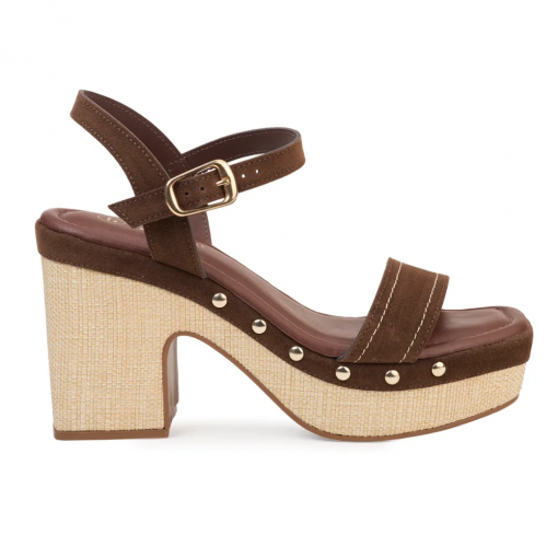 Sandália Plataforma Bebecê com Salto Bloco e Detalhes de Tachas